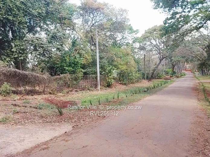 Meyrick Park 3-Bed Townhouse Complex with Verandah & Garden