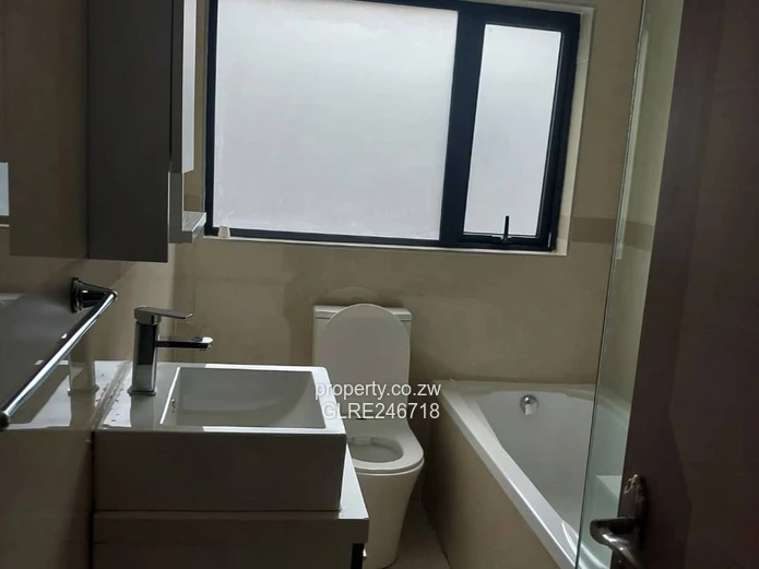 Spacious 3BR/2BA Arlington Home with Borehole — Harare South