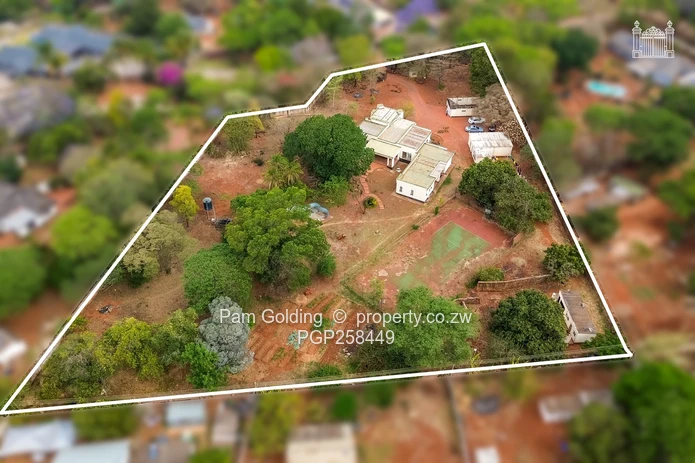 A spacious home with so much developmental potential. Quick sale needed.