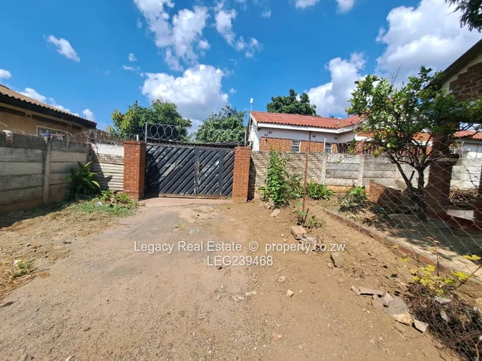 Dzivarasekwa Gunhill Family Home with ensuite & borehole