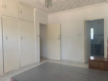 6 Bedroom House