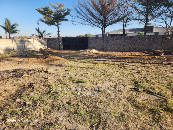 2000m² Waterfalls Stand — Tarred Main Road, Walled Plot