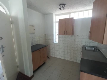 2 Bedroom Flat & Apartment