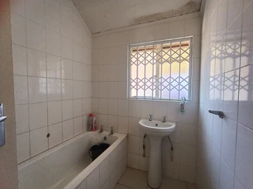 2 Bedroom Garden Flat