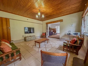 6 Bedroom House