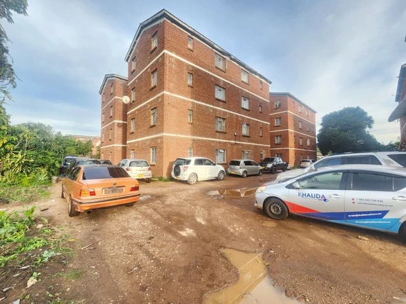 2 Bedroom Flat & Apartment