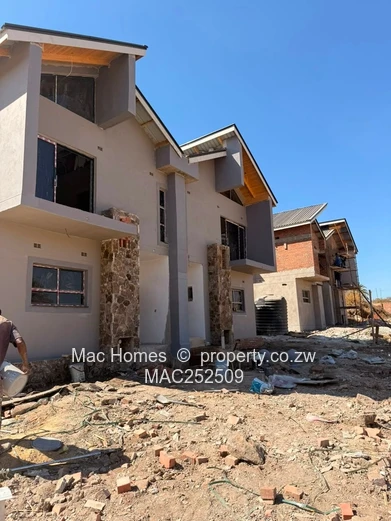Stunning Logan Park Semi-Detached Duplex