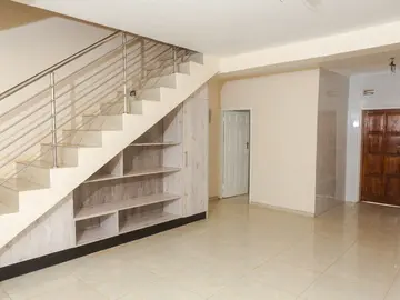 2 Bedroom Flat & Apartment