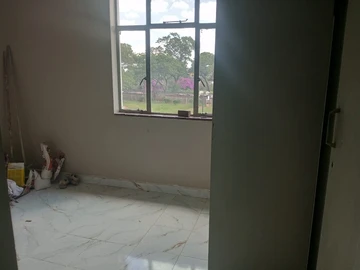 2 Bedroom Flat & Apartment