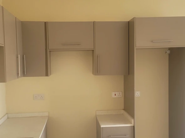 2 Bedroom Flat & Apartment