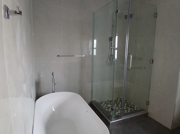 3 Bedroom Flat & Apartment
