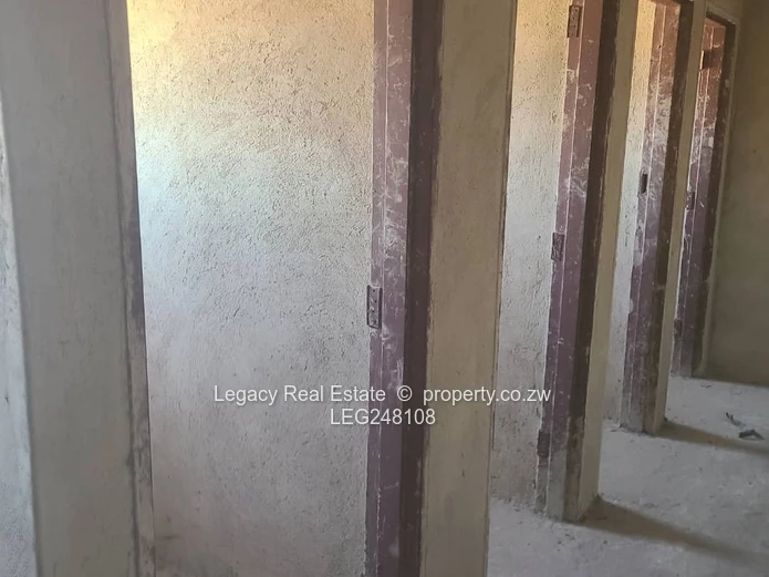 Commercial Warehouse With High Roof Clearance For Sale