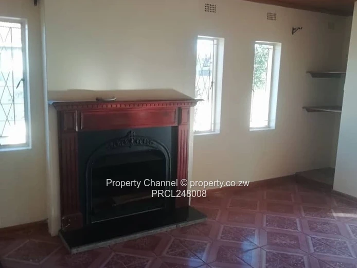 A Spacious 4-Bed House in Bloomingdale