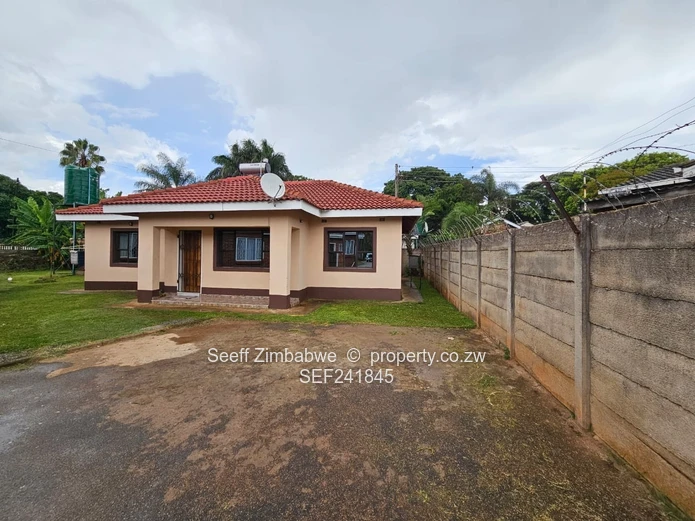 Warm & Inviting 2 bed Cottage to rent in Bluffhill 