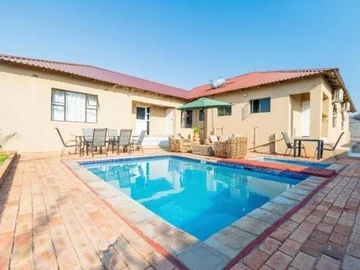 Beautiful 7-Bedroom Holiday Home Resort 