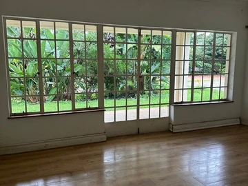 4 Bedroom Garden Flat