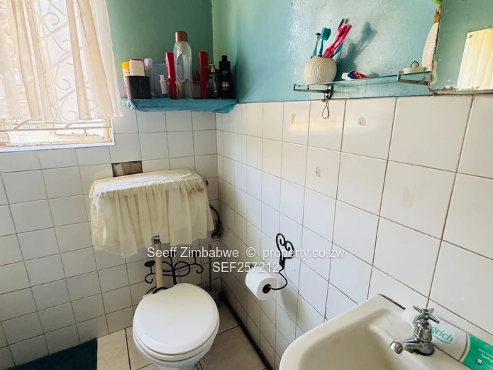 Solid 3-Bedroom Home on 5,423 sqm in Chadcombe (Sole Mandate)