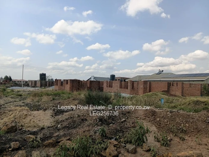 1250m² Serviced Stand in Sandton Park — Water, Sewer, Gravel roads ,borehole plus water tank 