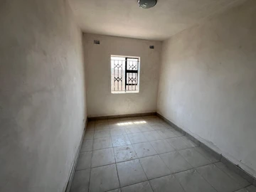 2 Bedroom Flat & Apartment