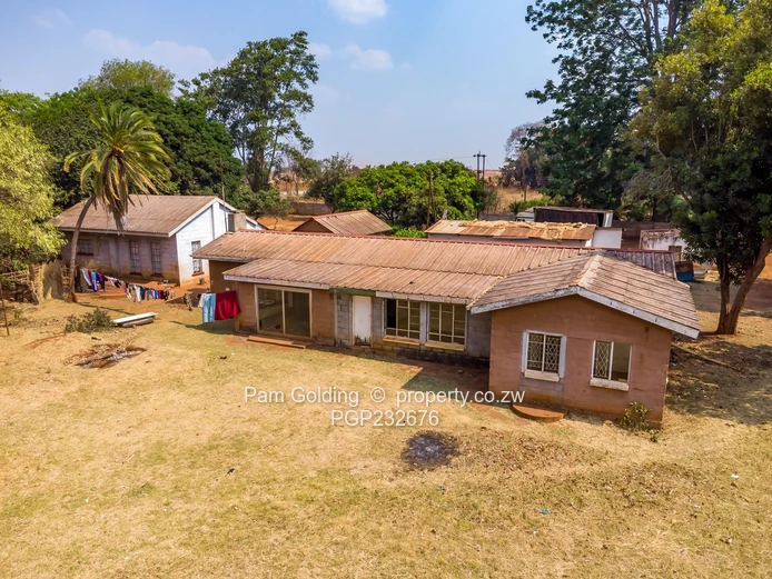 9.5Hactres Along Domboshava Road (Sole Mandate)