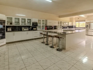 Farm & Agricultural Land