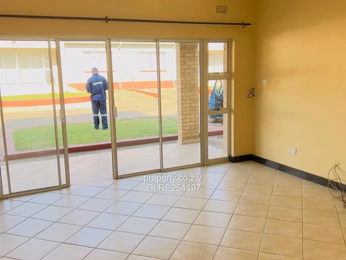 Bright 2-Bed Home with Borehole & Sliding Patio Doors — Newlands
