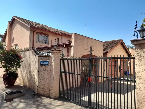 Charming 4-Bedroom Townhouse Complex with Borehole in Avenues, Harare