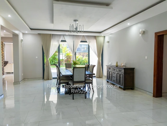 Modern 6-Bed Family Home with Pool & Solar — Mount Pleasant
