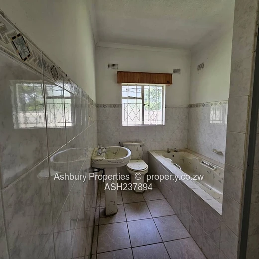 Old Marlborough border Avonlea