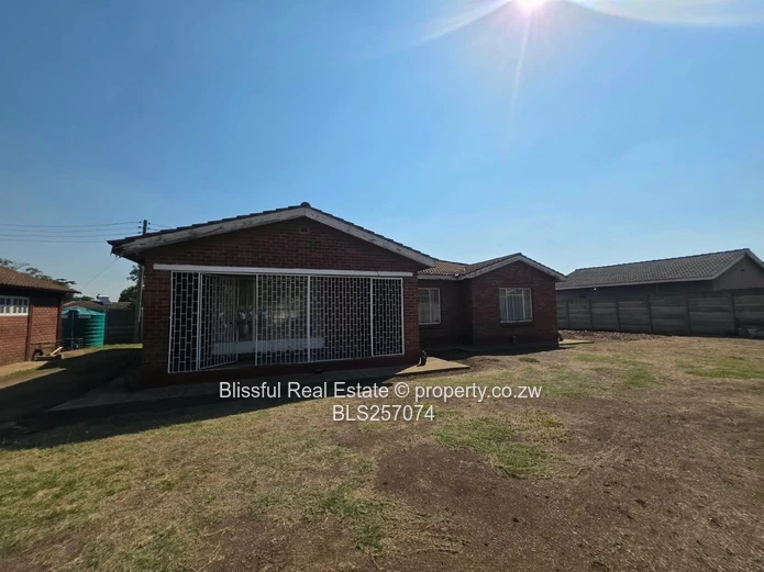 3-bedroom house for rent in Westgate