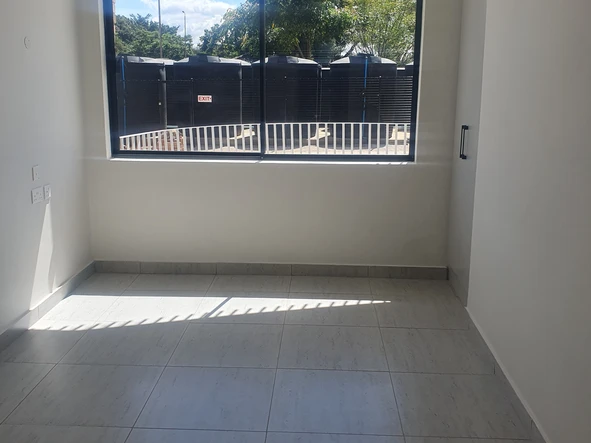 2 Bedroom Flat & Apartment