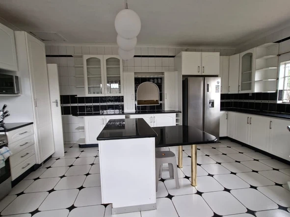 5 Bedroom House