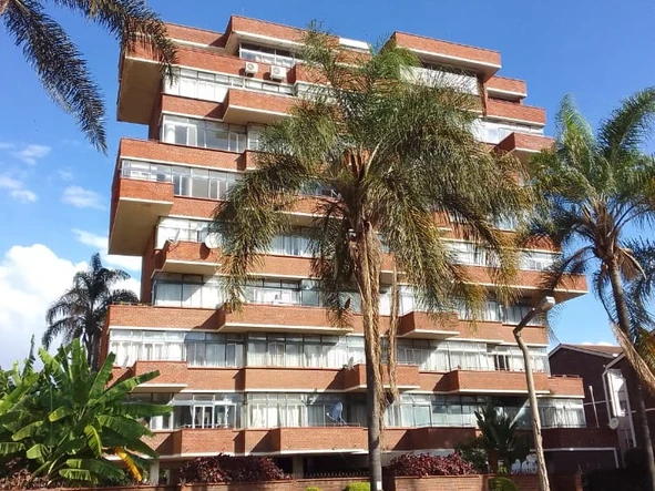 2 Bedroom Flat & Apartment