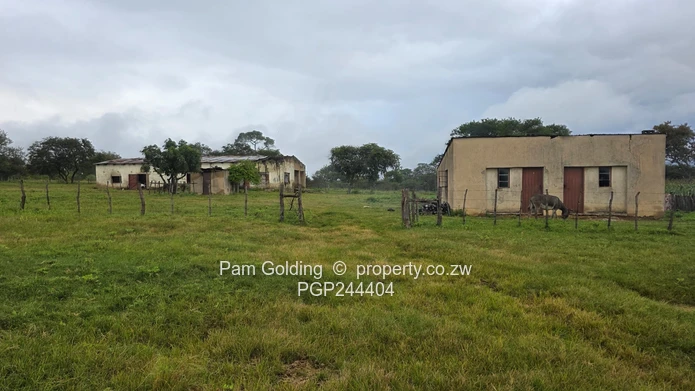 Farm for Sale – Fort Rixon