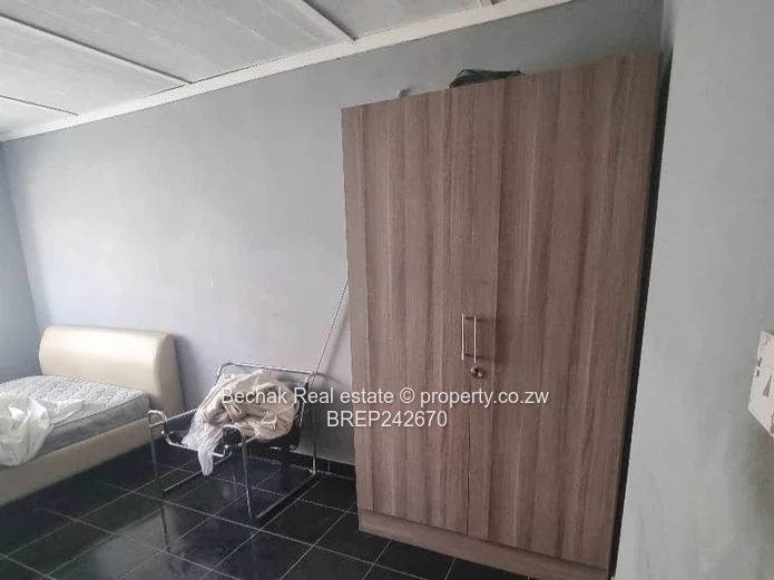 Secure walled 5-bed home in Parklands with borehole