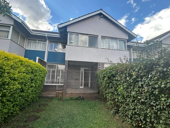 2 Bedroom Flat & Apartment