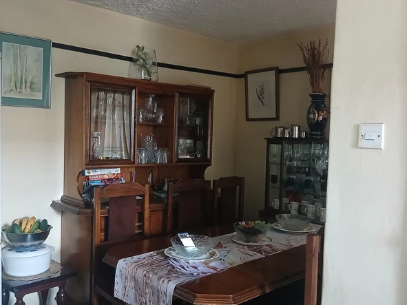 2 Bedroom Flat & Apartment