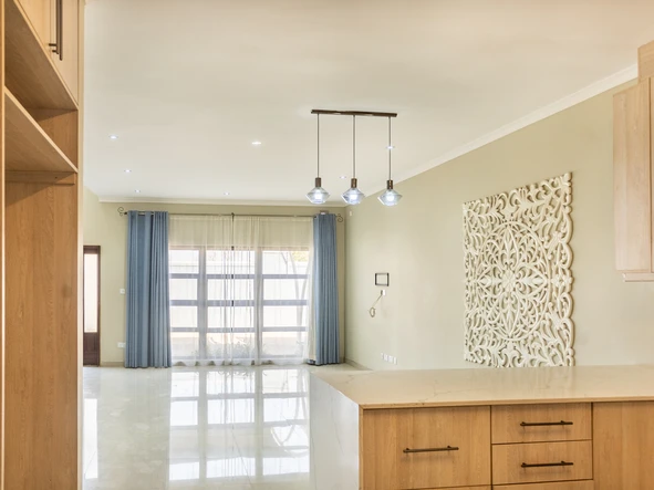 3 Bedroom Flat & Apartment