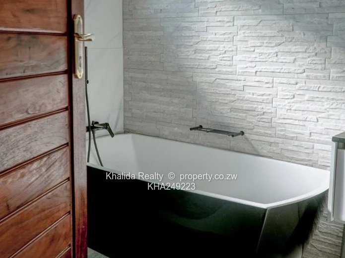 Arlington Neat Property On 2000sqm (Sole Mandate)