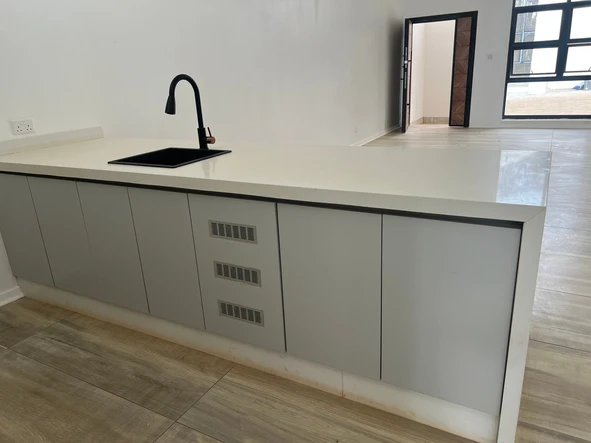 3 Bedroom Flat & Apartment