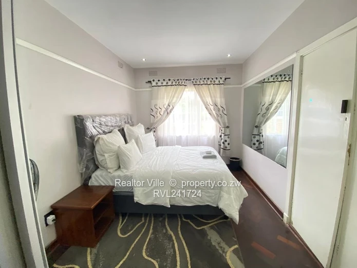 Secure Gated Eastlea Lodge with Spacious Garden & Borehole