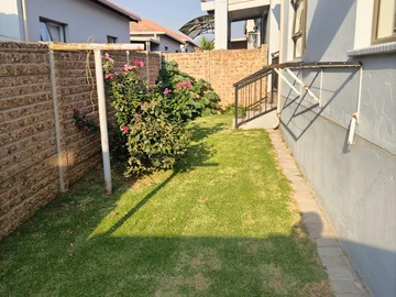 3 Bedroom Flat & Apartment