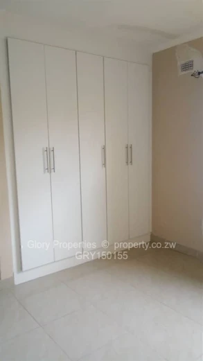 Upmarket 2 bed flat in Madokero