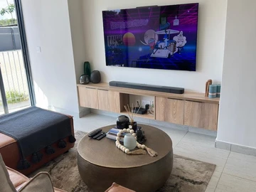 2 Bedroom House