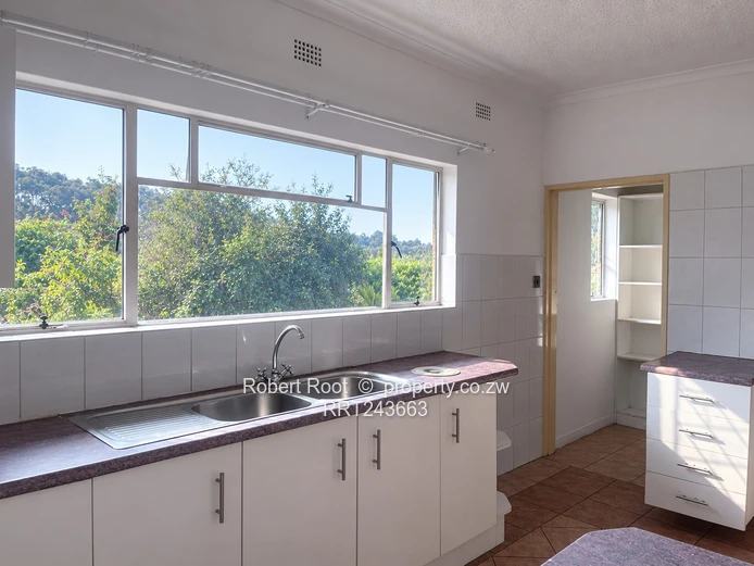 2 bed cottage in Helensvale