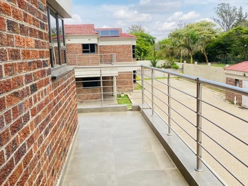 3 Bedroom Flat & Apartment