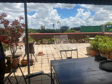 2 Bedroom Flat & Apartment