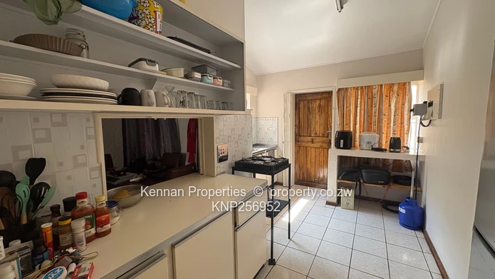 Charming 3-Bedroom Garden Flat In Avondale West (Sole Mandate)