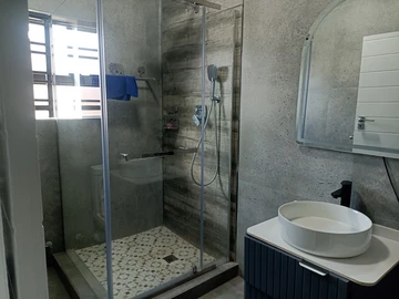 3 Bedroom Flat & Apartment