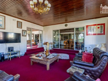 6 Bedroom House